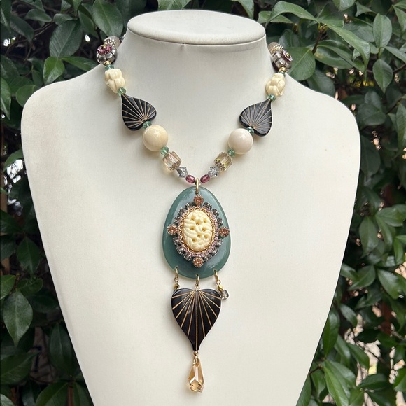 Tarina Tarantino Cream and Black Pendant 16.5”-19.25” Necklace - Picture 3 of 9